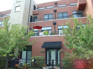 2921 N Claremont Ave, Chicago, IL