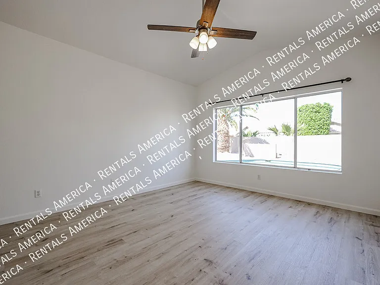 764 E Sheffield Ave — Photo 24