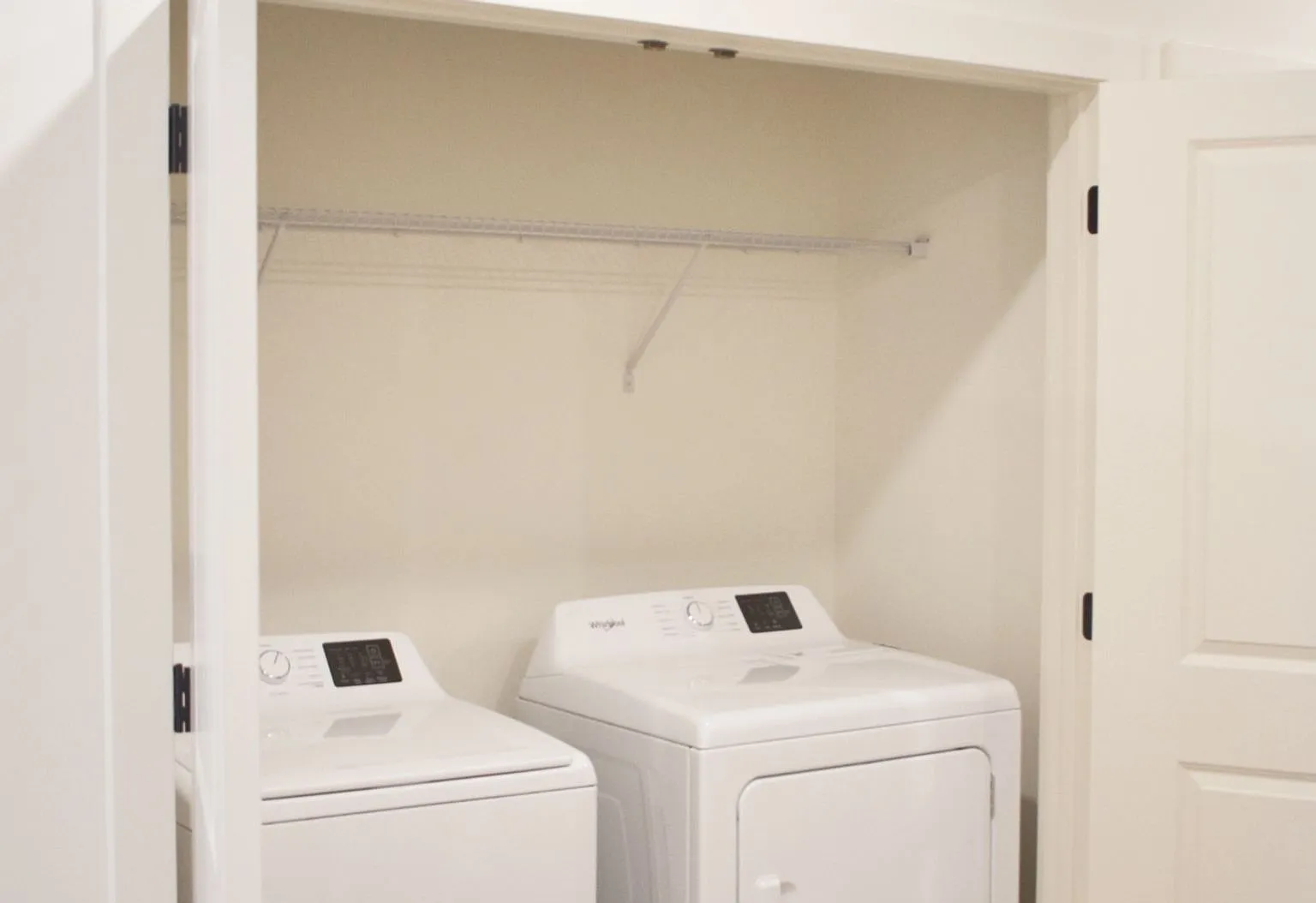Fairway Flats Apartments — Photo 4