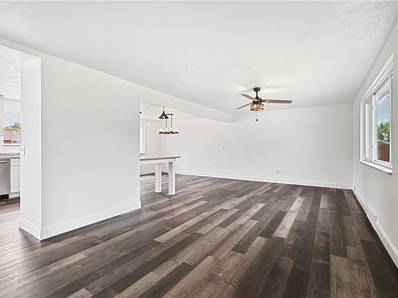 4th image of 277 Suncrest Dr