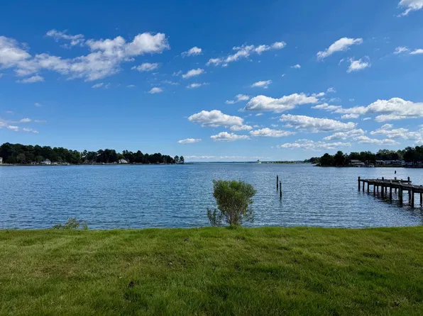167 Dogwood Ln, Urbanna, VA 23175