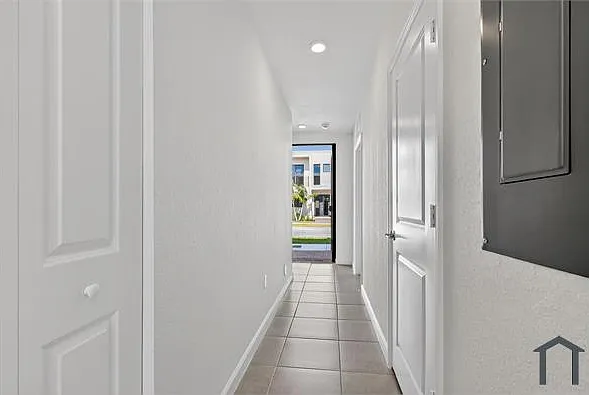 4 bed, 1475 sqft, $2,950 — Photo 2