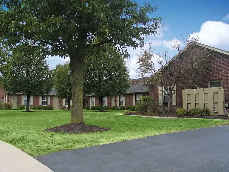 Deerfield Place Apartments — Photo 12