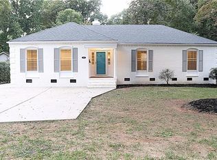 5726 Sharon Rd, Charlotte, NC 28210