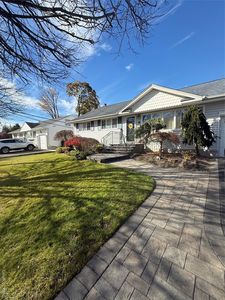 6 Lee Place, Old Bethpage, NY, 11804