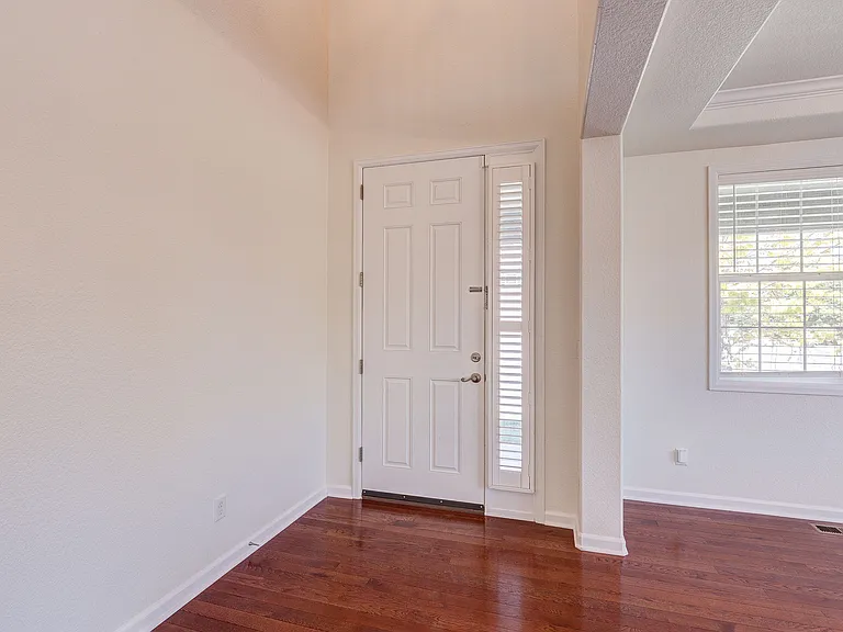 10732 Hillsboro Cir — Photo 22