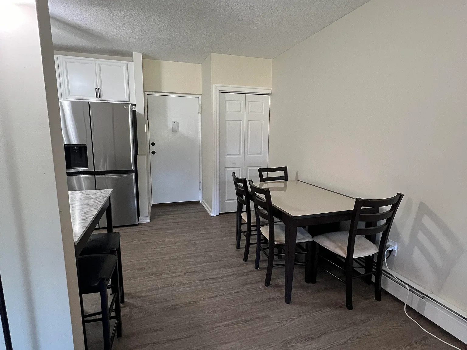 2 bed, 925 sqft, $2,000 — Photo 2