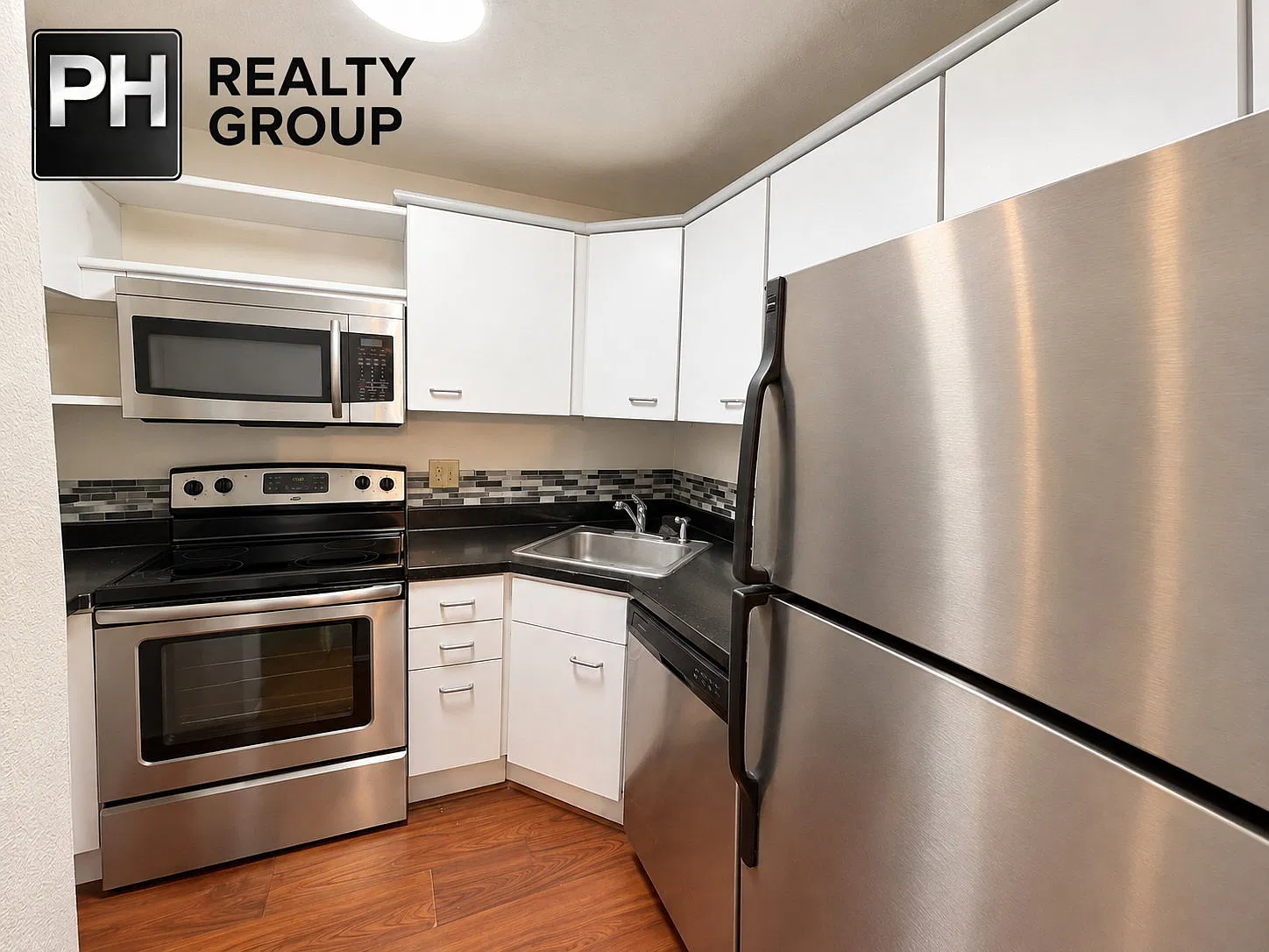 2 bed, 2.0 bath, 865 sqft, $2,500 — Photo 3