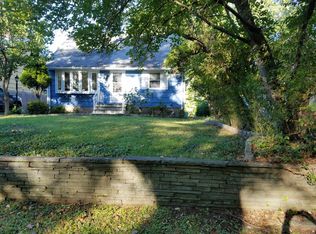28 Tenakill St, Closter, NJ 07624