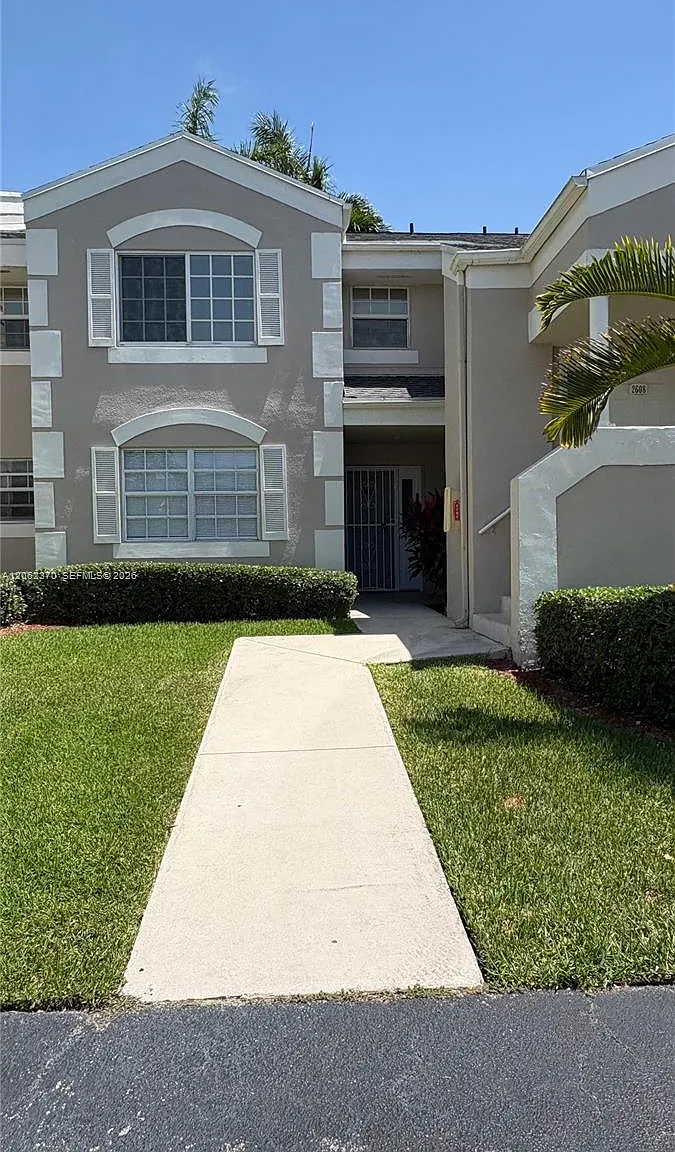 Keys Gate Condo No Six — Photo 1