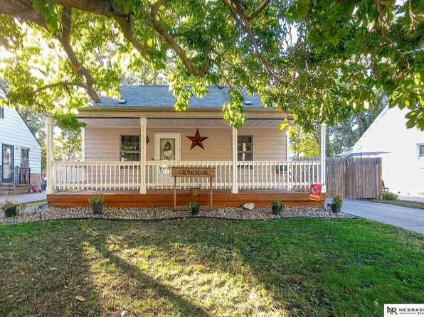 915 N 65th St, Lincoln, NE 68505