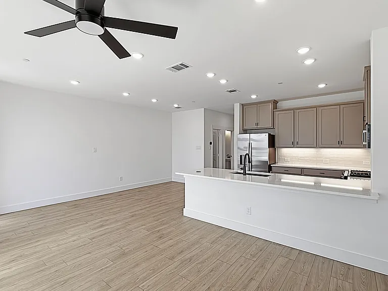 2521 Brunswick Way — Photo 5