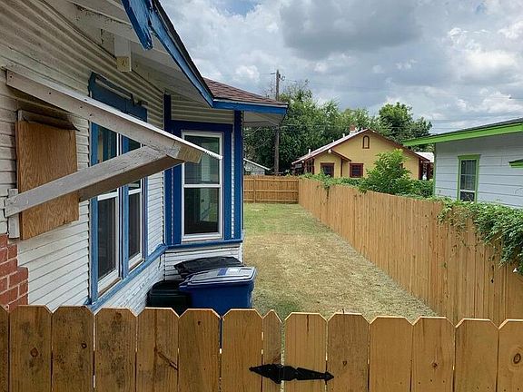3rd image of 406 KAYTON AVE