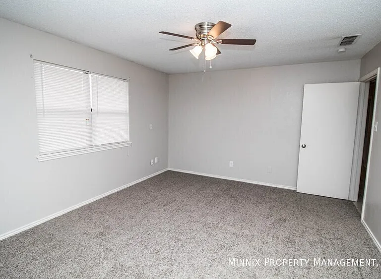 6111 10th Dr — Photo 17