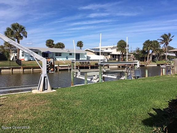 4th image of 1670 Pelican Dr