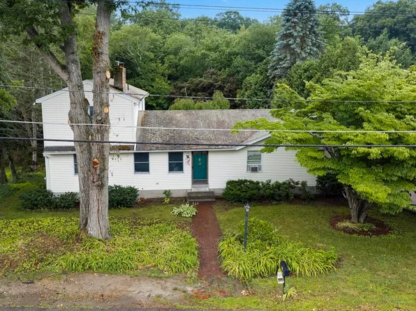 20 Brentwood Dr, Dudley, MA 01571