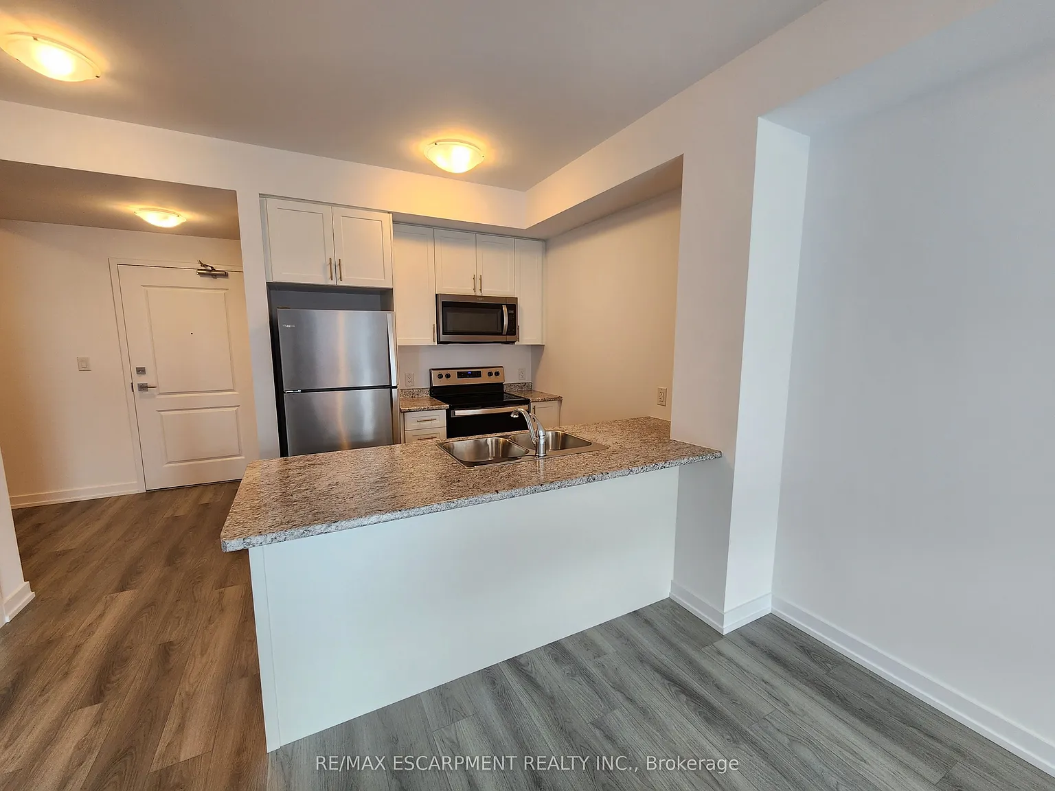 2 bed, $2,300 — Photo 3