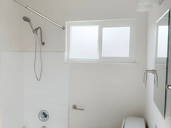 4th image of 3130 3rd Ave APT 4