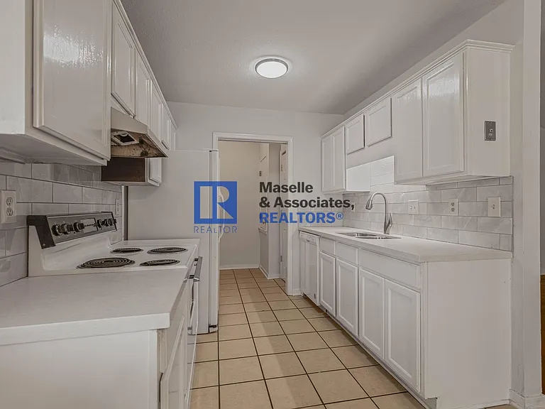 1212 Barnett Bend Cir — Photo 15