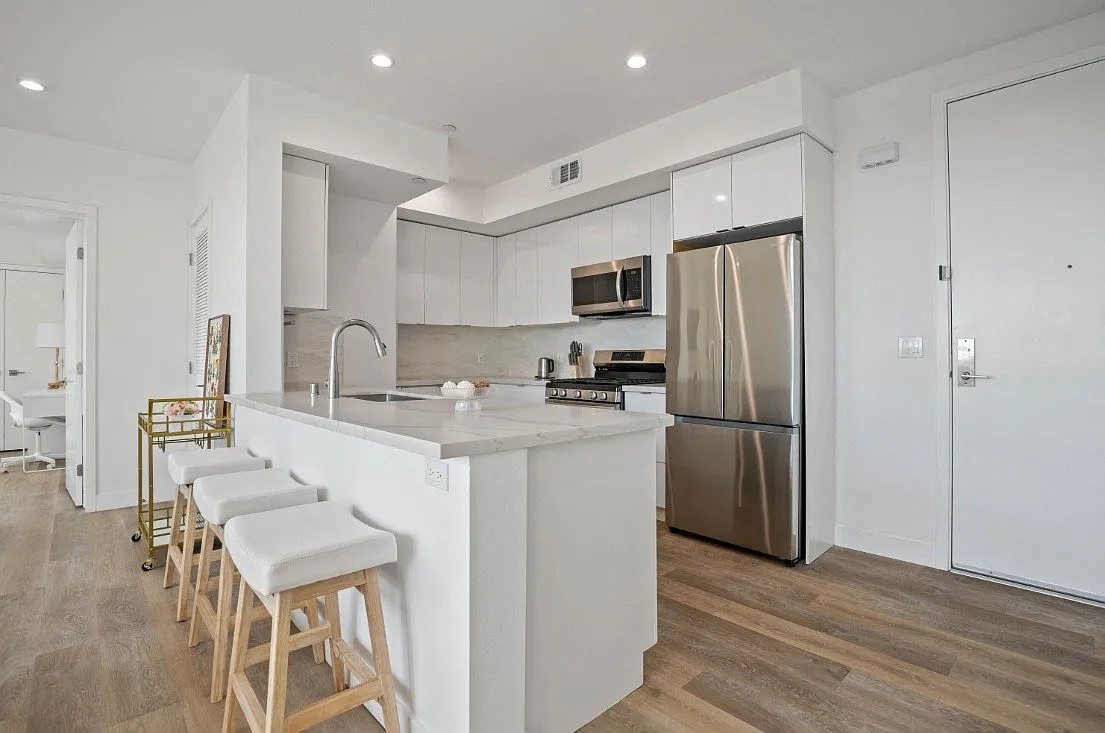 4804 Oakwood — Photo 4