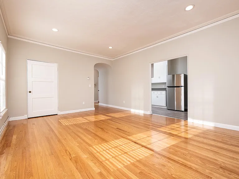 425 Williams Pl #9 — Photo 5