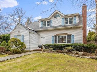 9 Church St, Syosset, NY 11791