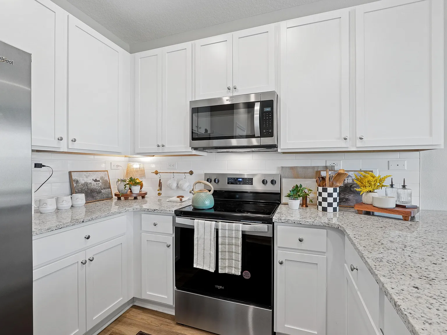 Casa Solara Townhomes — Photo 3