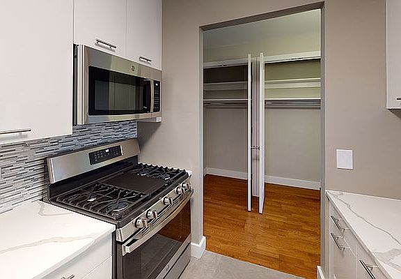 4th image of 175 E 96th St APT 20D