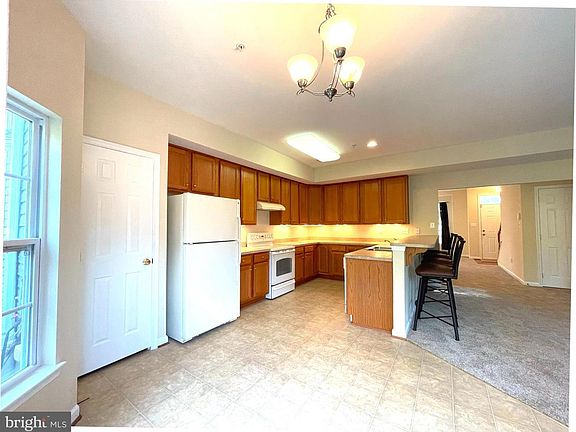 5th image of 23435 Dahlia Cir