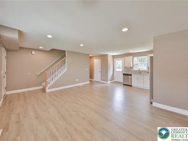 312 Central Park Ave — Photo 12