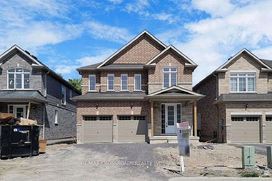 4 bed, $3,650 — Photo 1