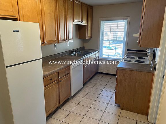 4th image of 3528 Saint Luke Ln