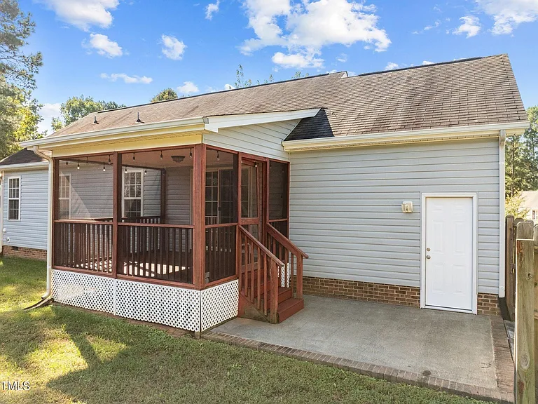 501 Rookwood Ct — Photo 15