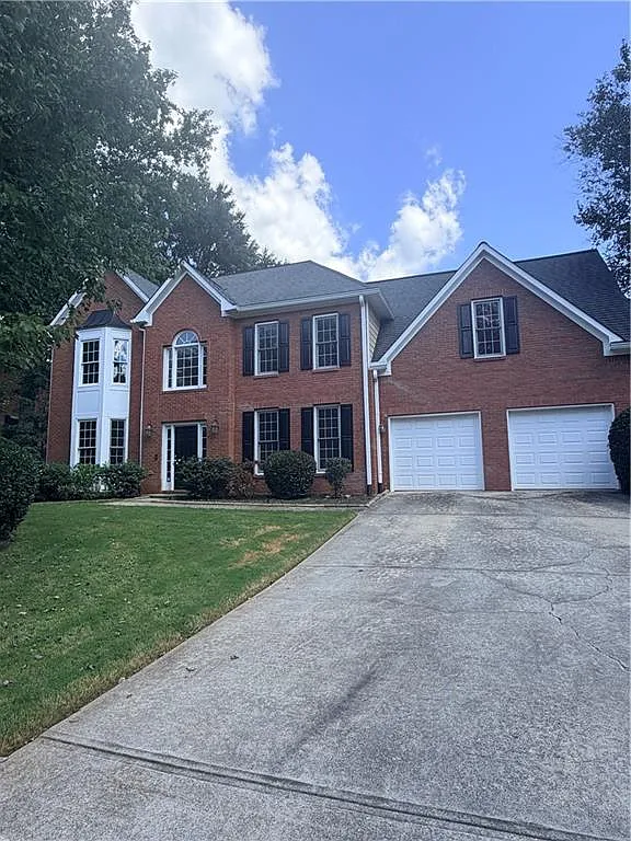 4 bed, 2.5 bath, 4052 sqft, $3,500 — Photo 2