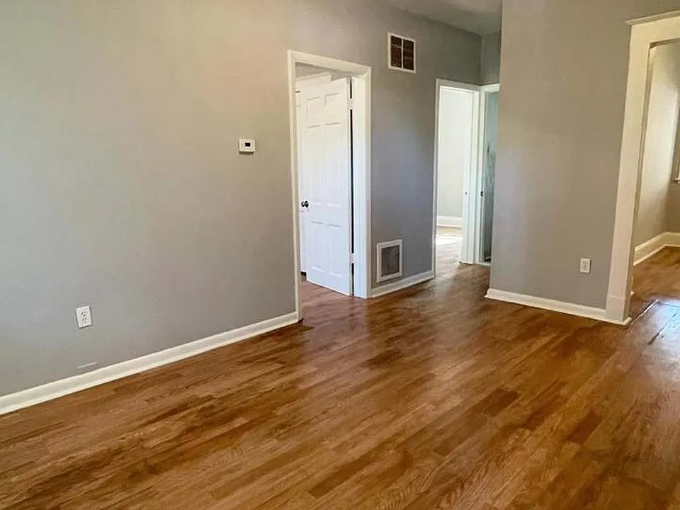 3609 Brooklyn Ave #2