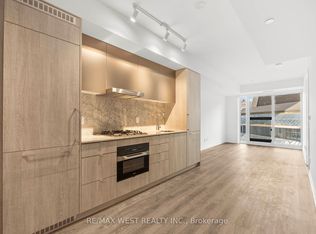771 Yonge St #906, Toronto, ON M4W 0B8