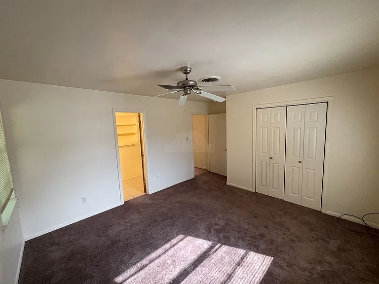 208 Oak St — Photo 17