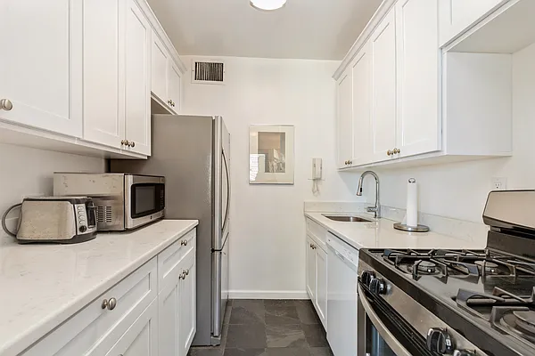 Rented by Compass | media 22