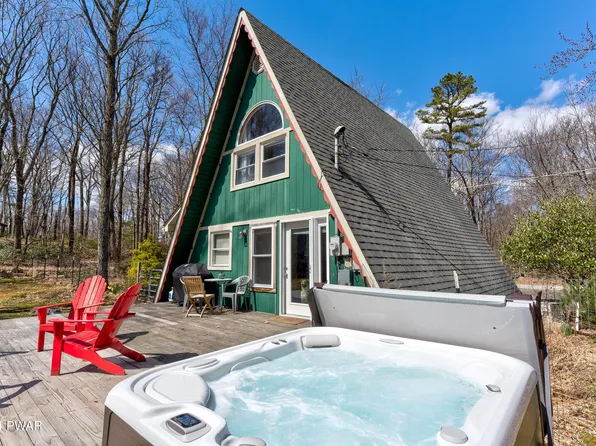 110 Susan Ln, Shohola, PA 18458