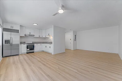 1626 Pine Ave #N Photo 1