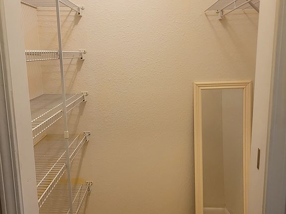 5th image of 533 Ditmar St #B