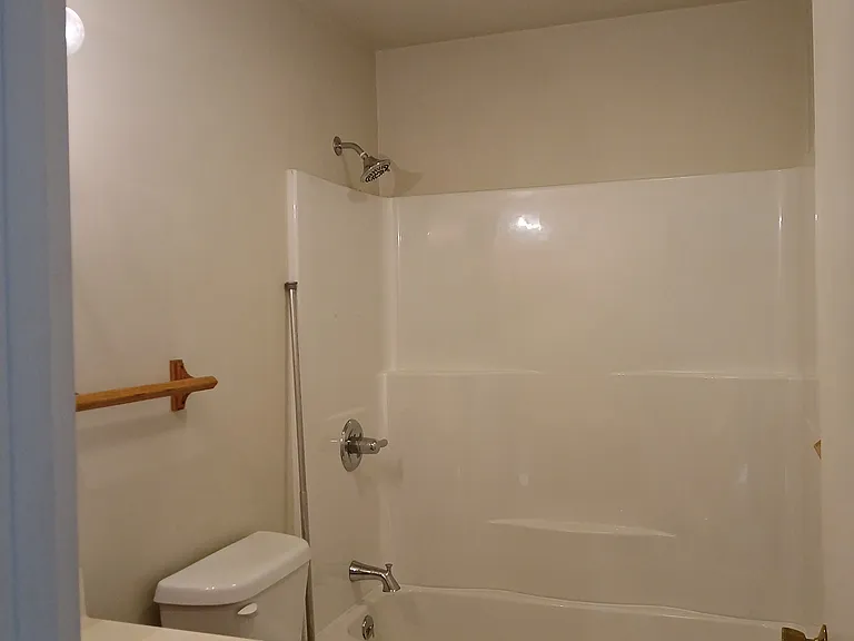 28 Helen St — Photo 9