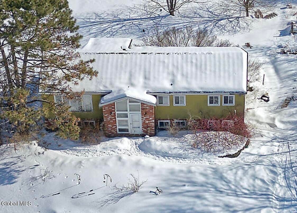 1st image of 1027 Township Road