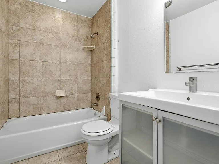 618 S 500 West St — Photo 7
