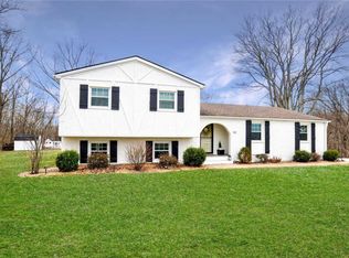 911 D Rd, Columbia, IL 62236