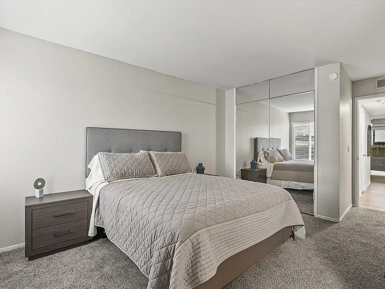 Kensington Park Apartments — Photo 42