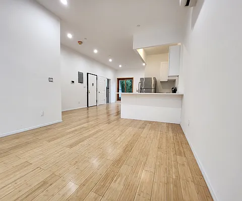 Rented by JB Mac Real Estate Inc. | media 11