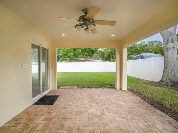 8275 32nd Ave N, Saint Petersburg, FL 33710