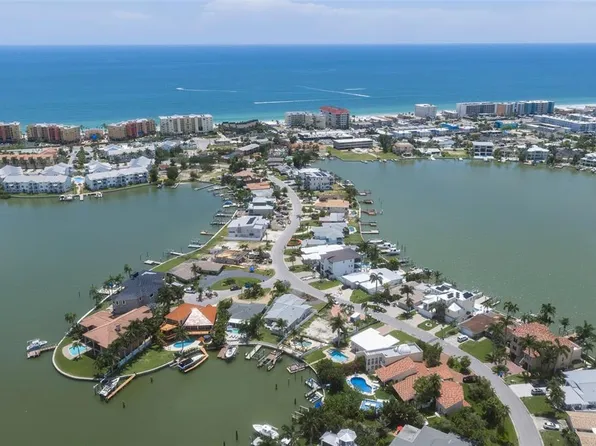 303 Bath Club Blvd N, North Redington Beach, FL 33708