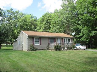 1111 Silver Maple Rd W, Effort, PA 18330